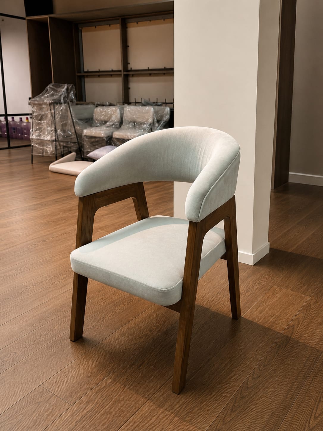 CRESCENT CHAIR